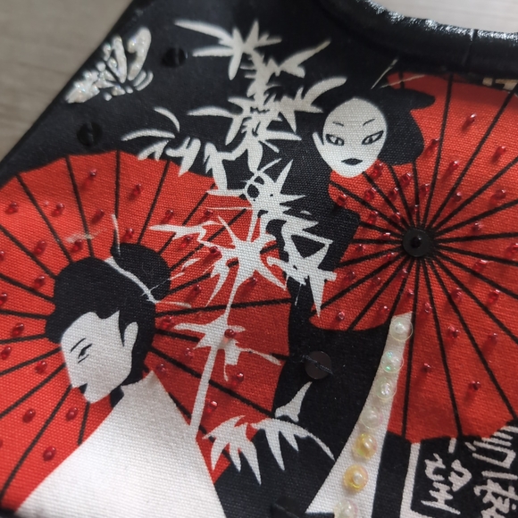 |3/$30| Oriental Handbag - Picture 3 of 6